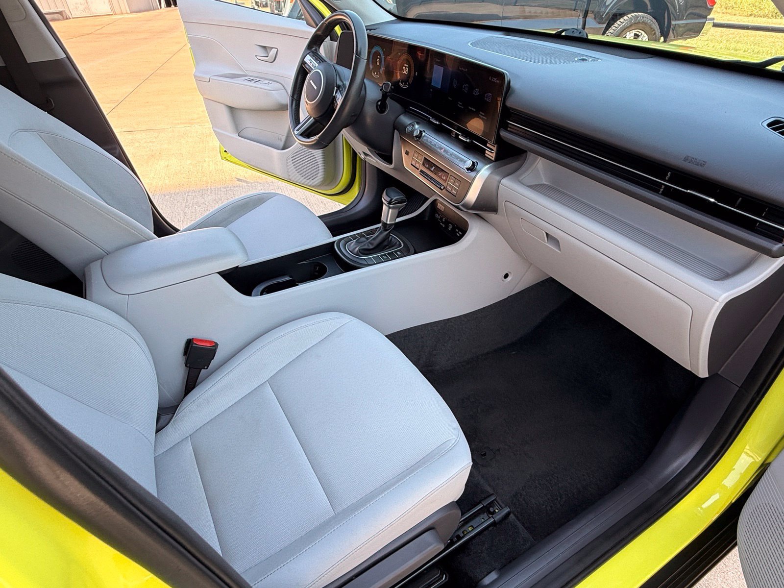 Used 2025 Hyundai Kona SEL FWD image 17