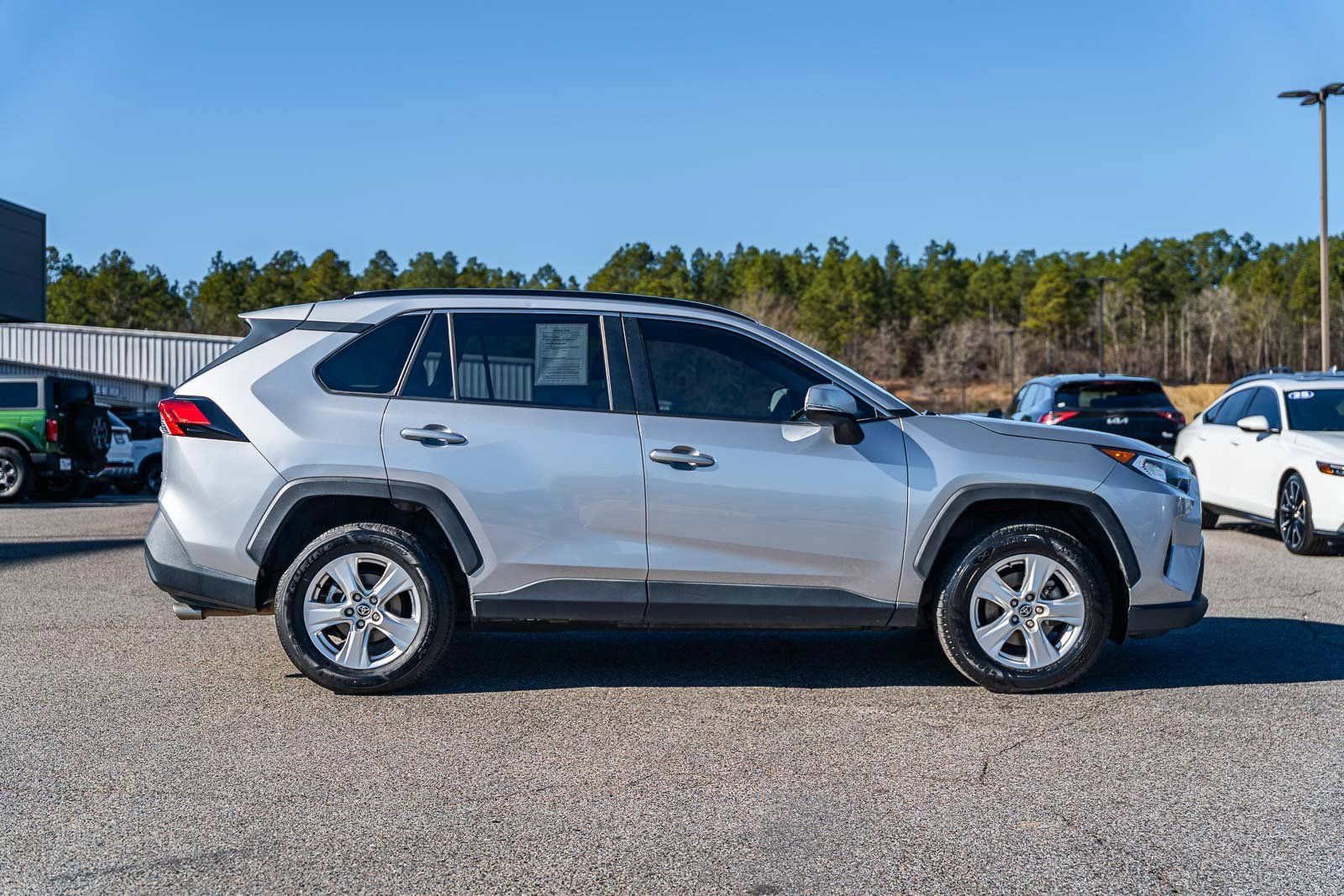 Used 2020 Toyota RAV4 XLE image 6
