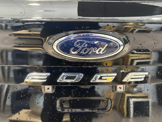 Certified 2022 Ford Edge Titanium w/ Class II Trailer Tow Package image 30