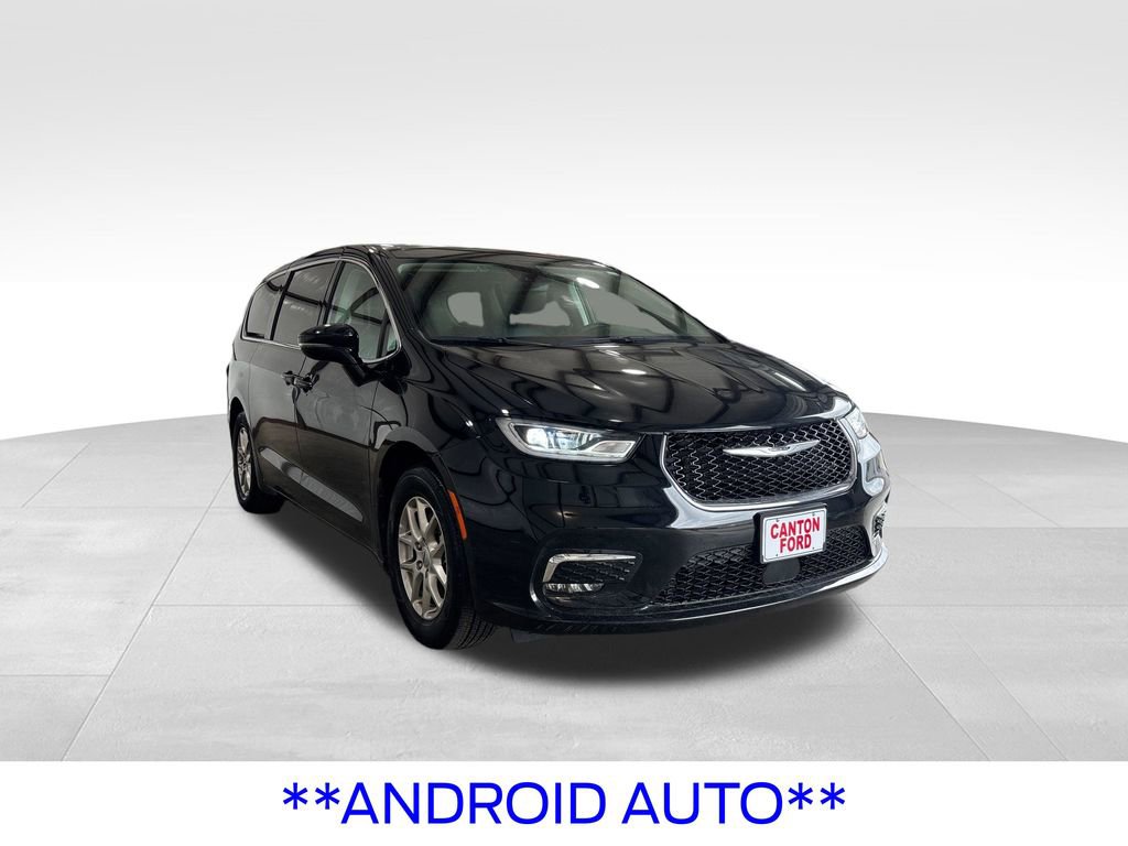 Used 2024 Chrysler Pacifica Touring-L image 10