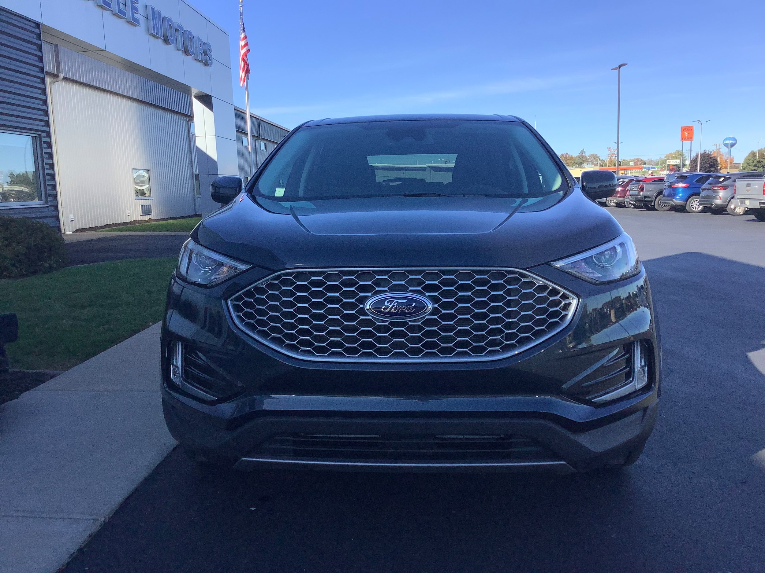 Certified 2023 Ford Edge SEL w/ Convenience Package AWD/4WD image 3