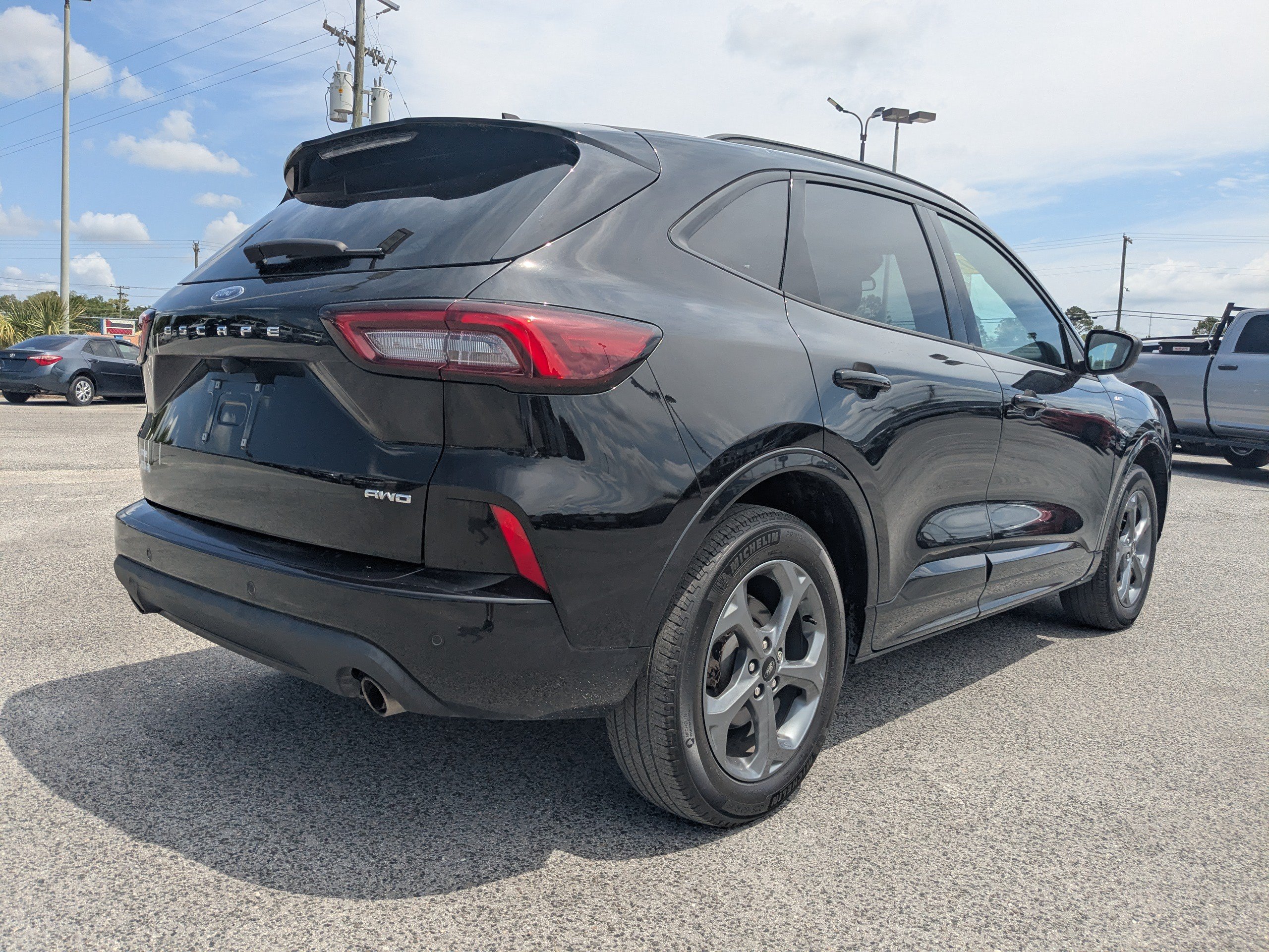 Certified 2023 Ford Escape ST-Line w/ Tech Pack #1 AWD/4WD image 4