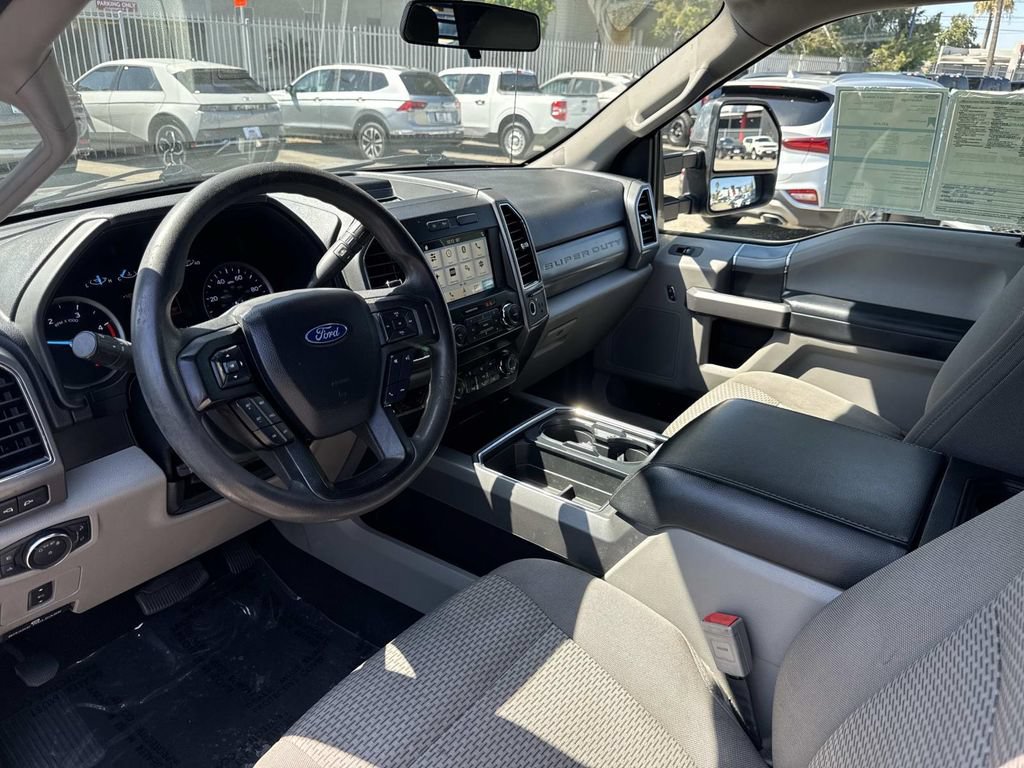 Certified 2019 Ford F250 XLT w/ XLT Premium Package RWD image 9