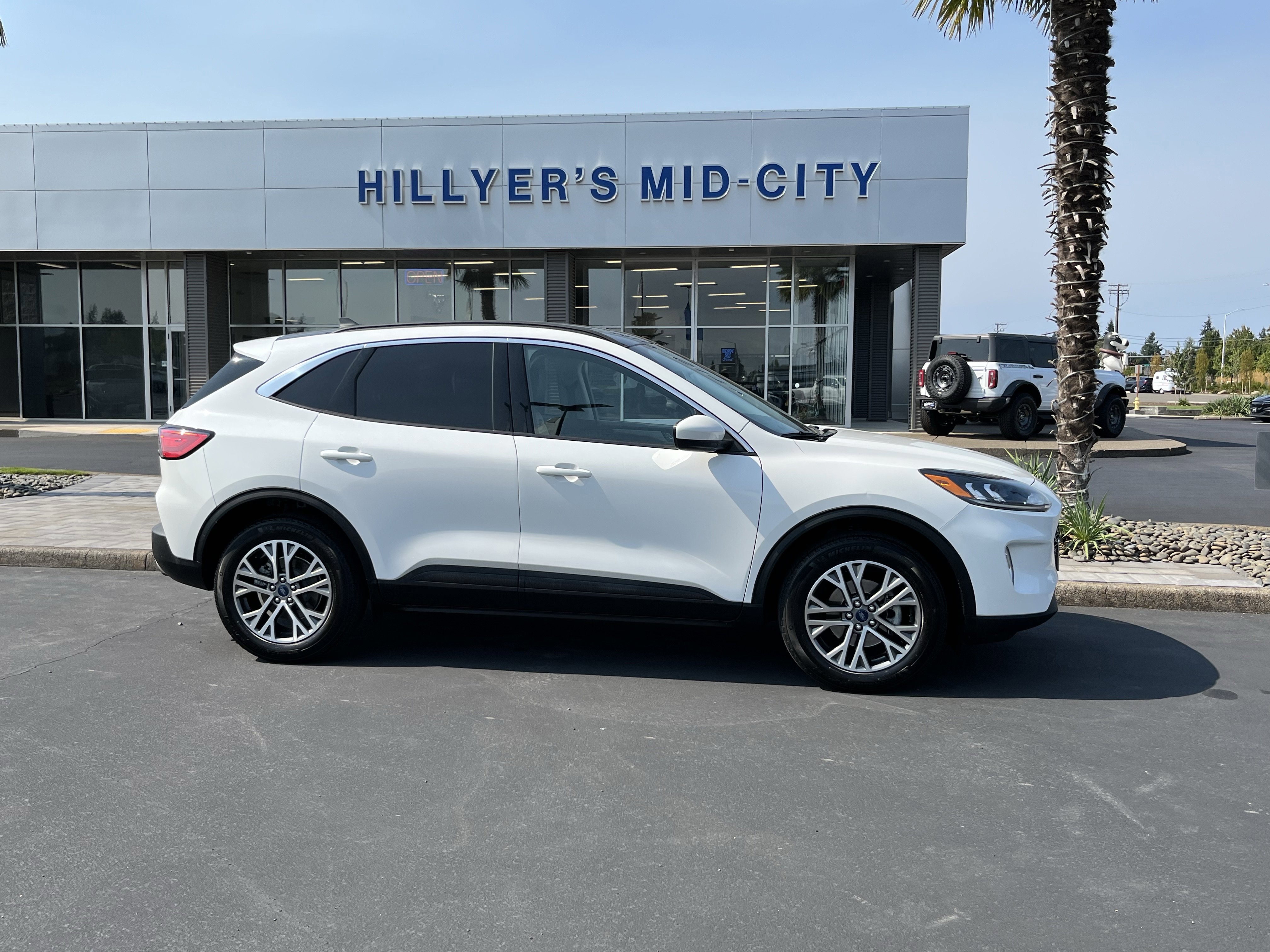 Certified 2022 Ford Escape SEL w/ Technology Package image 2