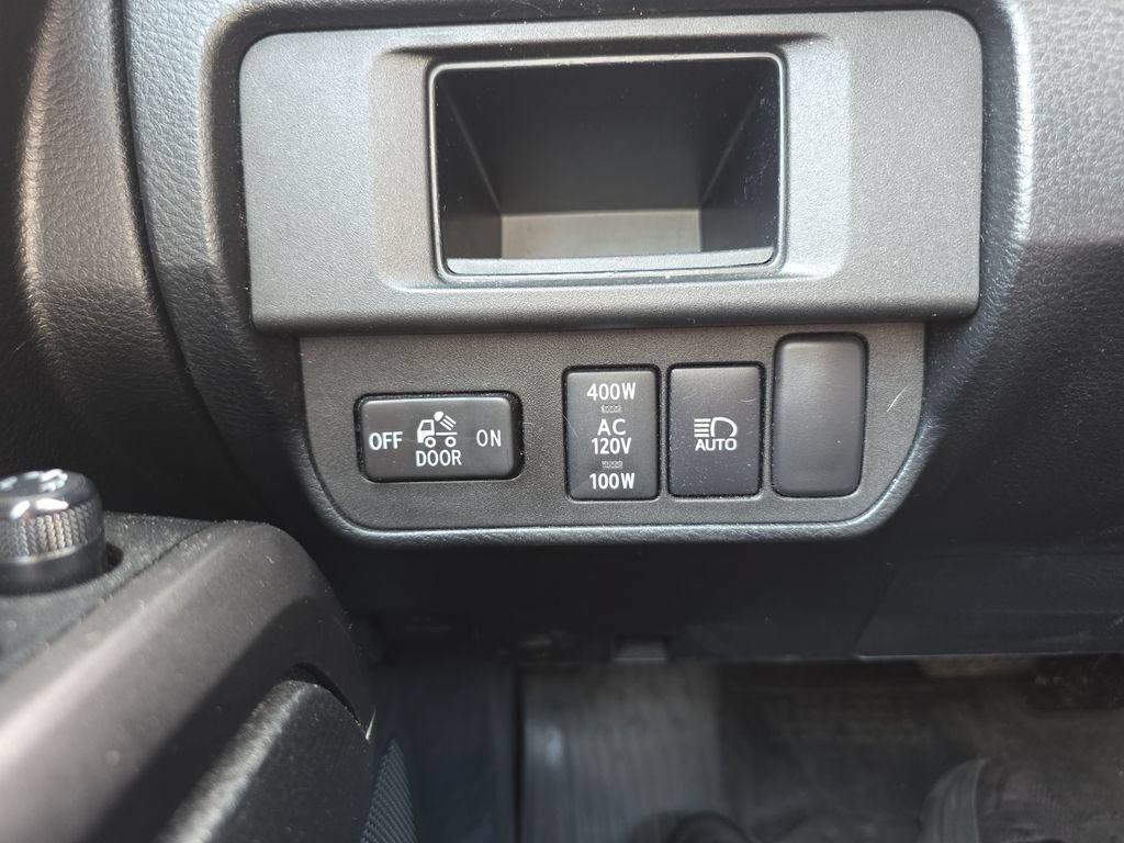 Used 2019 Toyota Tacoma TRD Sport AWD/4WD image 42