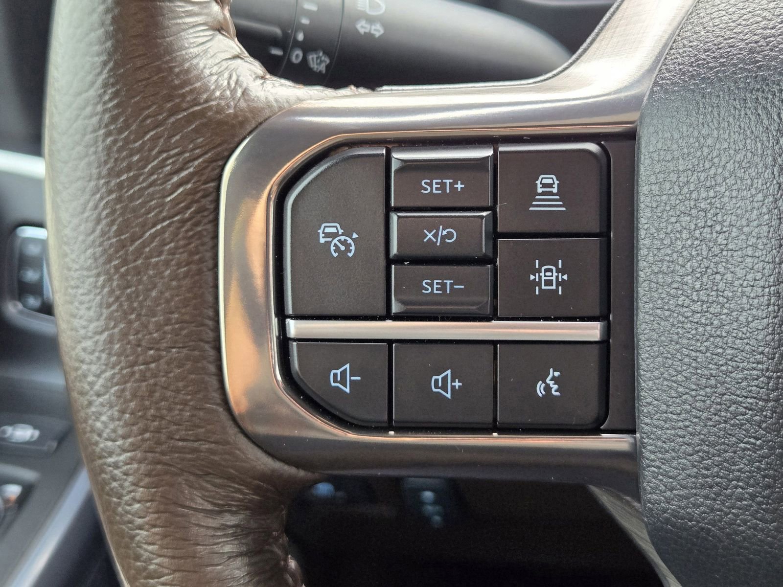 Certified 2025 Ford F350 King Ranch w/ Chrome Package image 30