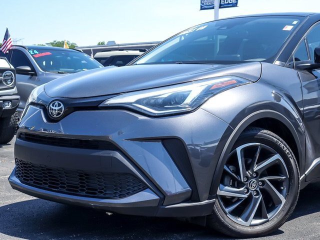 Used 2021 Toyota C-HR Limited FWD image 3