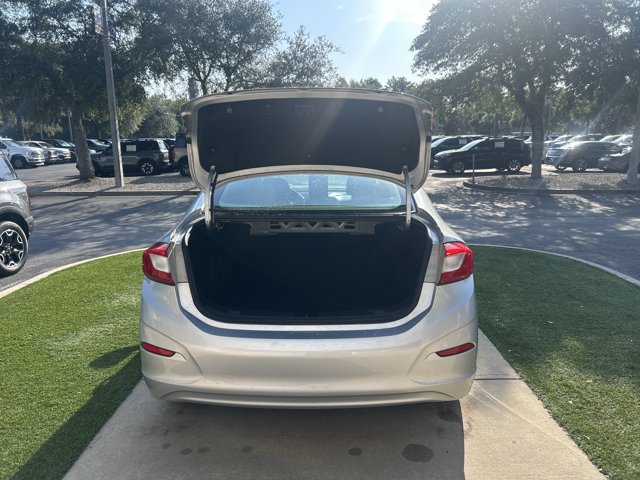 Used 2017 Chevrolet Cruze LT w/ Convenience Package FWD image 6