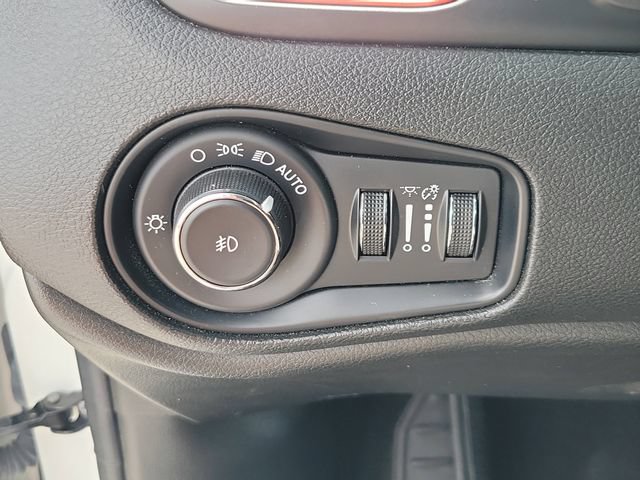 Used 2023 Jeep Renegade Trailhawk AWD/4WD image 26