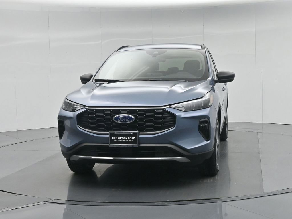 Certified 2025 Ford Escape ST-Line image 28