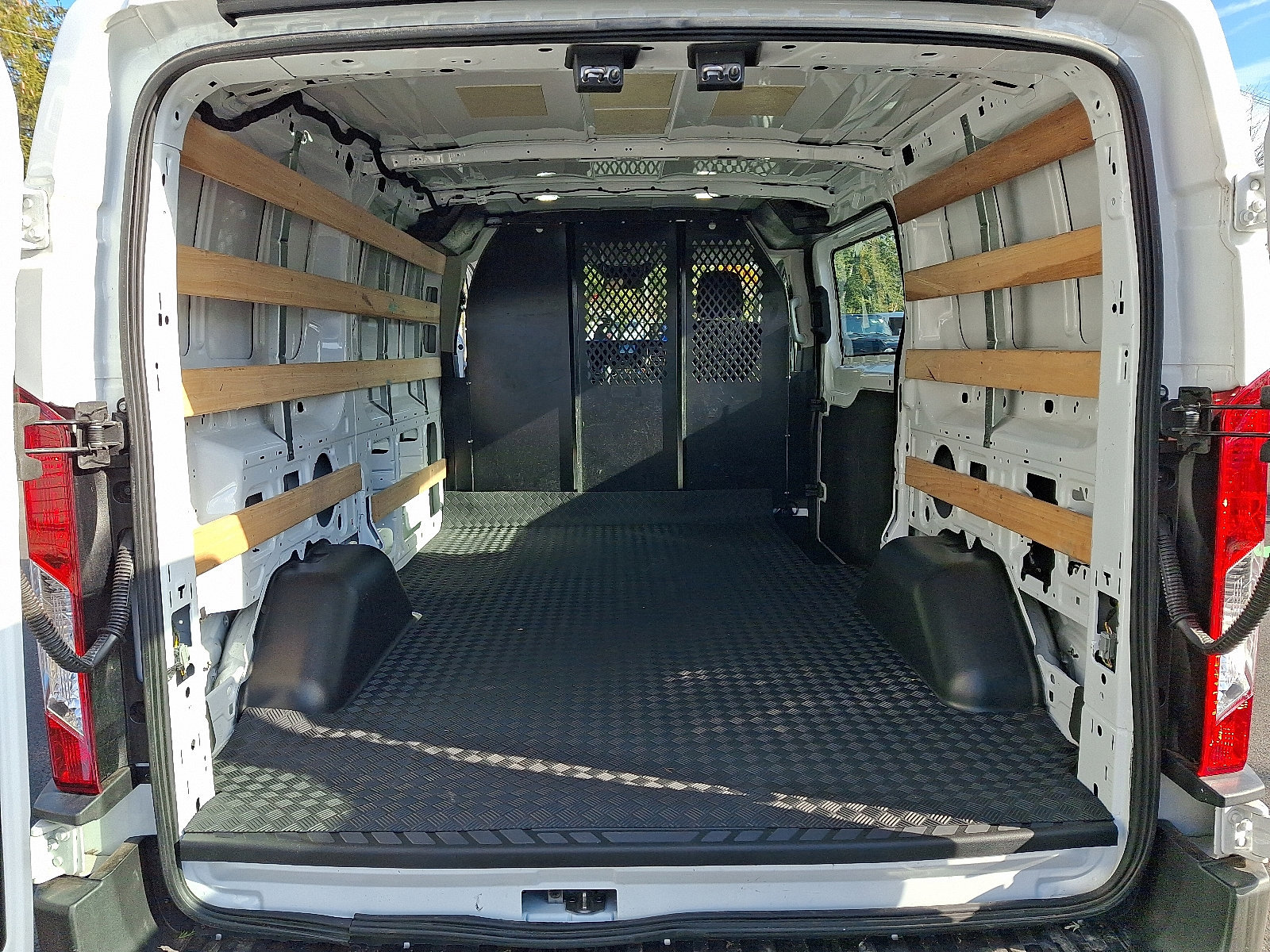 Certified 2024 Ford Transit 250 Low Roof w/ Exterior Upgrade Package image 28