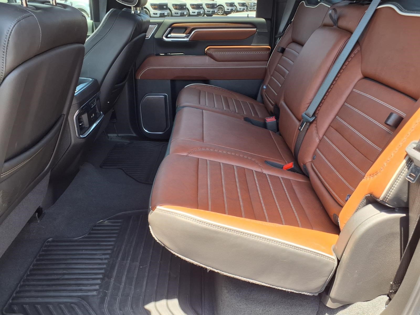 Used 2025 GMC Sierra 2500 Denali Ultimate w/ Max Trailering Package AWD/4WD image 11