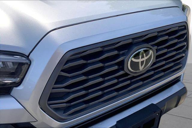 Used 2023 Toyota Tacoma TRD Off-Road AWD/4WD image 32