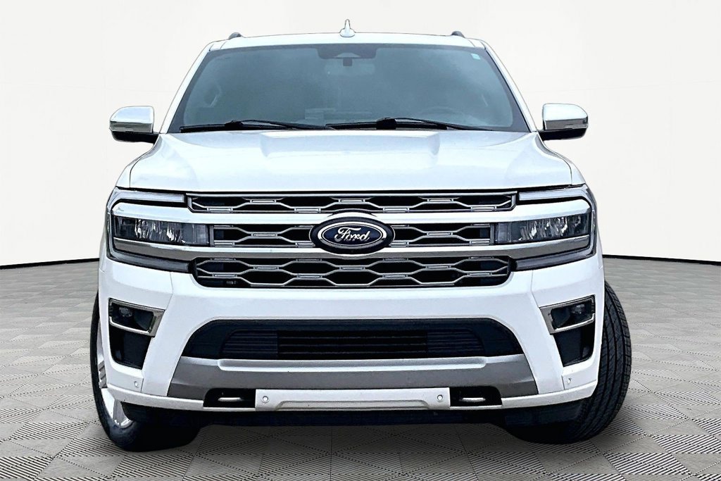 Certified 2024 Ford Expedition Platinum AWD/4WD image 3