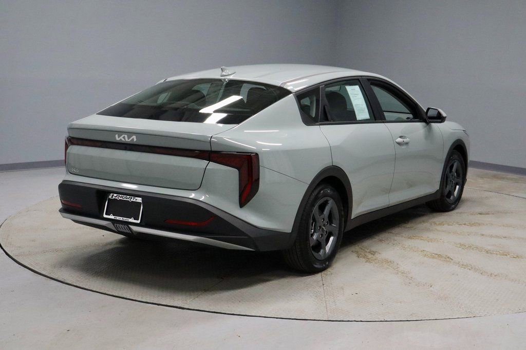 Used 2025 Kia K4 LXS image 5