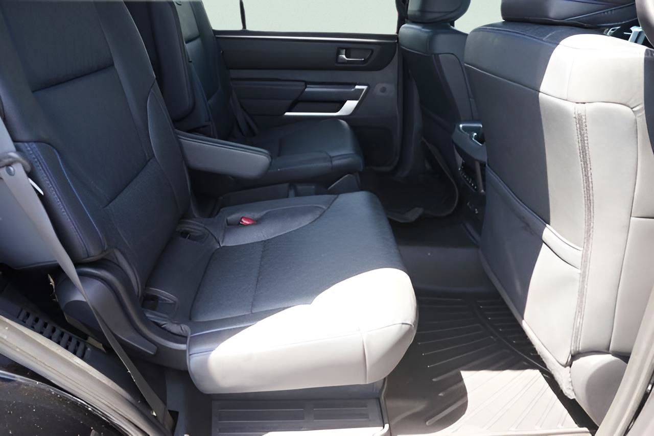 Used 2024 Toyota Sequoia Platinum AWD/4WD image 18