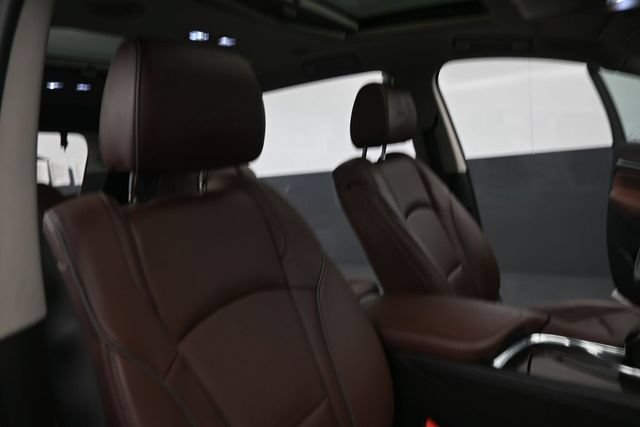 Used 2019 Buick Enclave Avenir w/ Avenir Technology Package AWD/4WD image 31