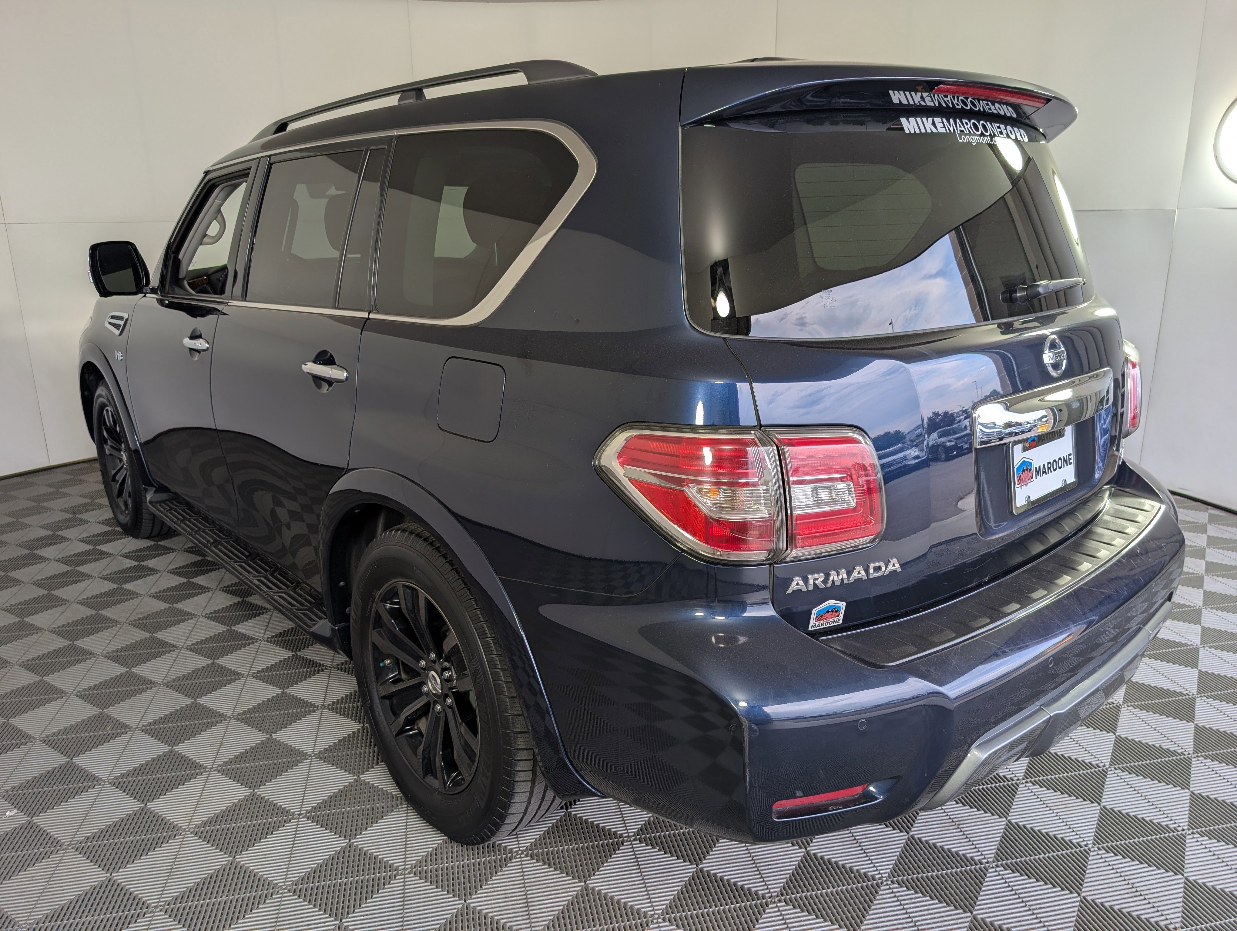 Used 2019 Nissan Armada Platinum image 3