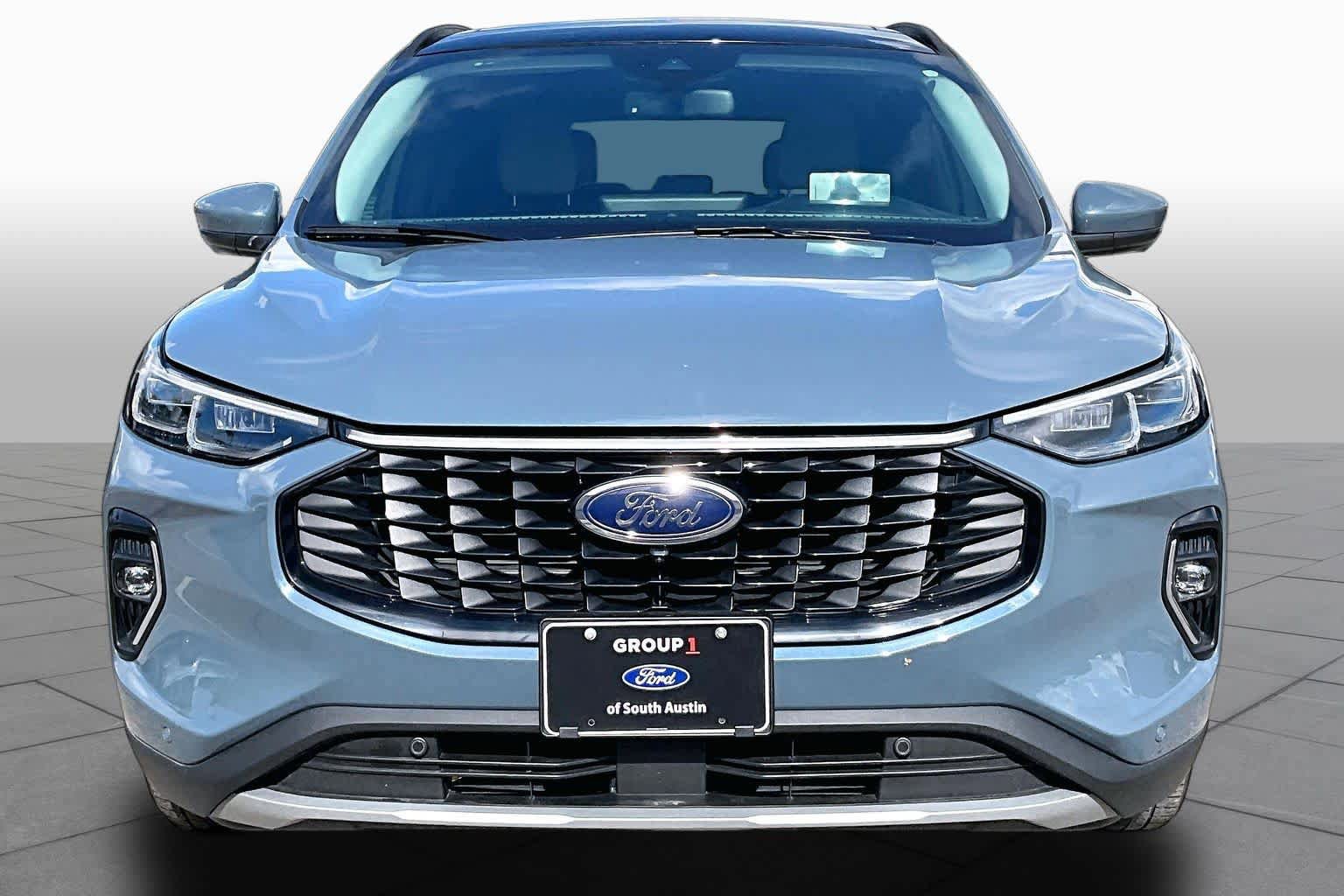 Certified 2023 Ford Escape Platinum w/ Premium Technology Package FWD image 4