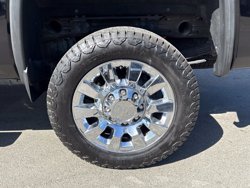 Used 2018 GMC Sierra 2500 Denali w/ Duramax Plus Package AWD/4WD image 16