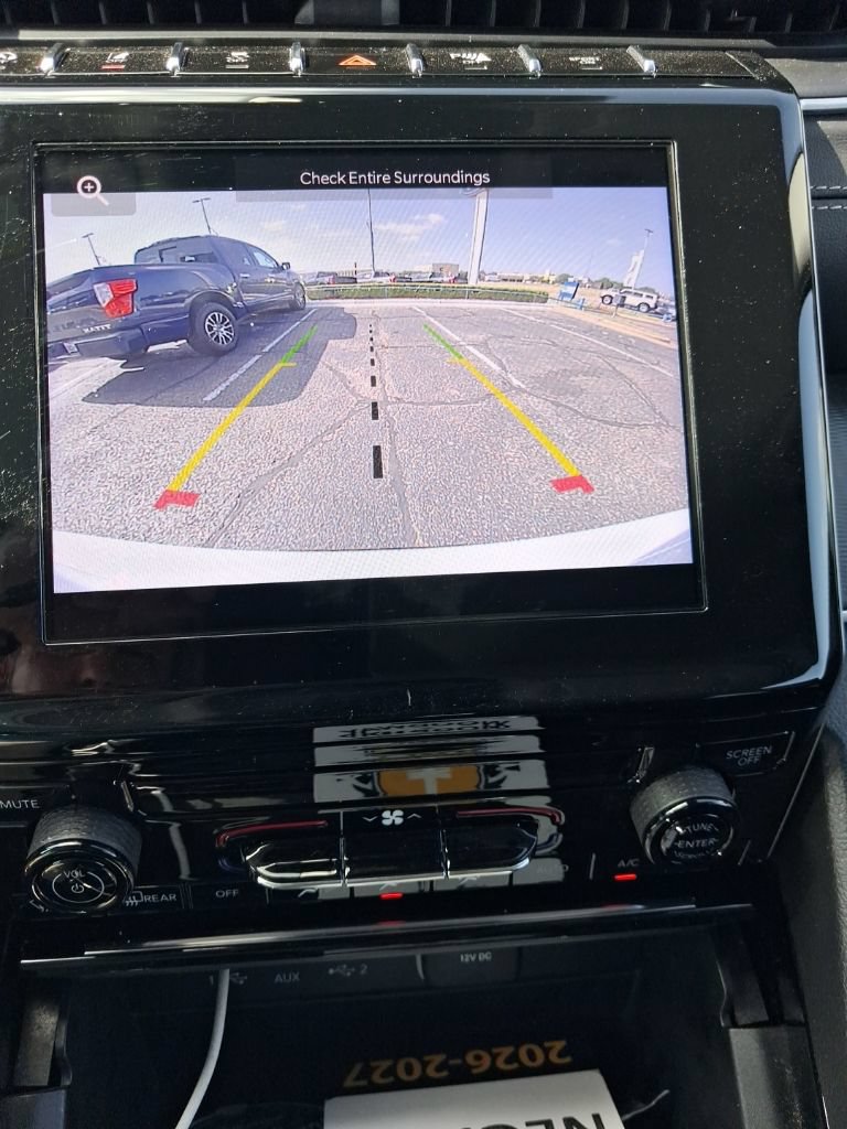 Used 2023 Jeep Grand Cherokee L Laredo RWD image 6