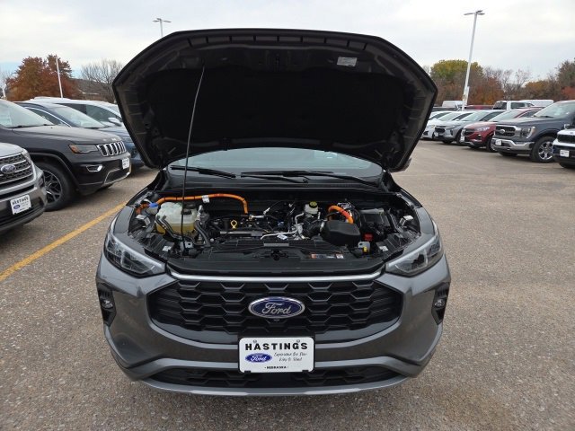 Certified 2025 Ford Escape ST-Line Elite w/ Premium Technology Package image 8