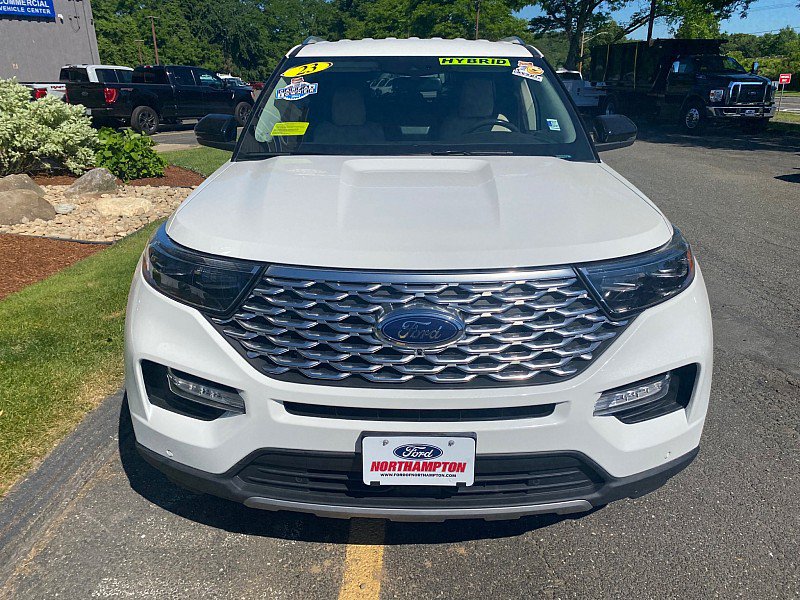 Certified 2023 Ford Explorer Platinum w/ Technology Package AWD/4WD image 2