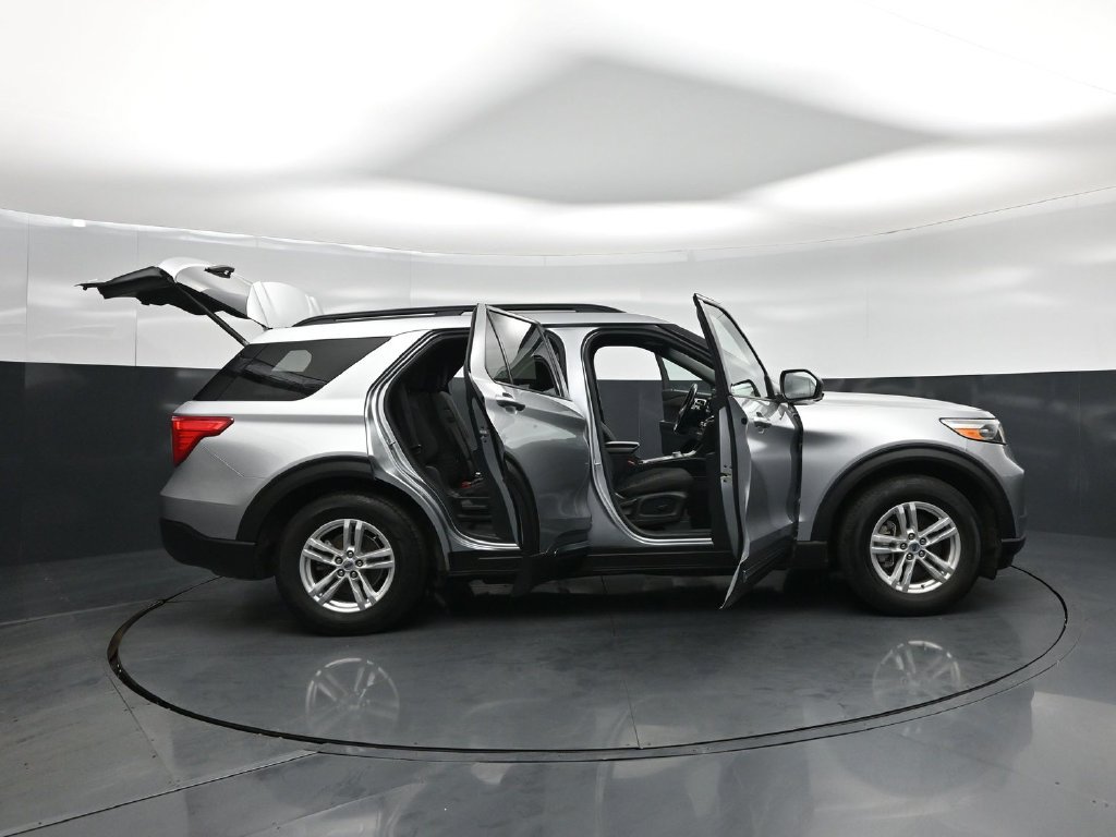Certified 2020 Ford Explorer XLT RWD image 5
