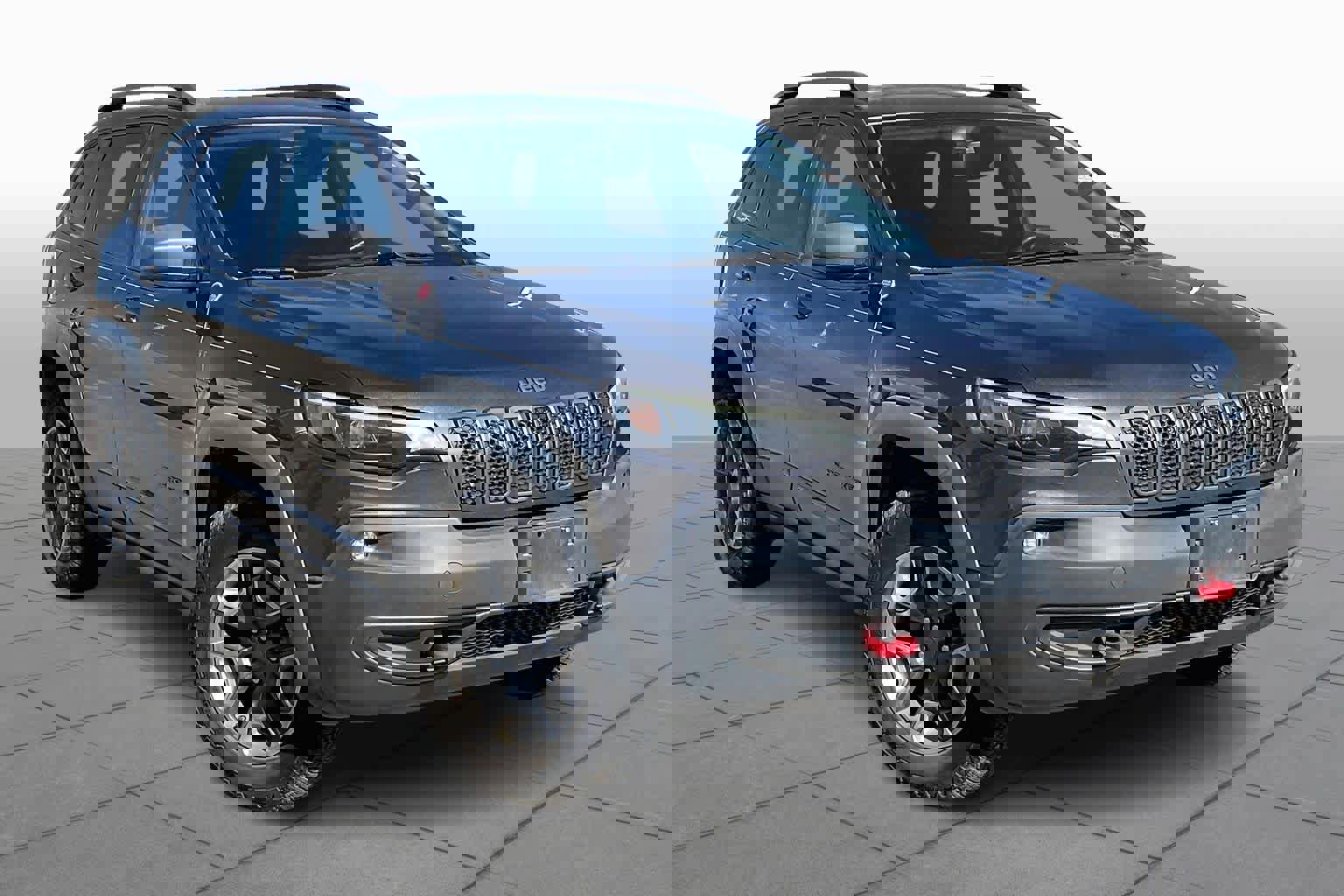 Used 2019 Jeep Cherokee Trailhawk w/ Cold Weather Group image 2