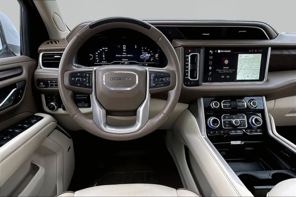 Used 2024 GMC Yukon Denali w/ Advanced Technology Package AWD/4WD image 5