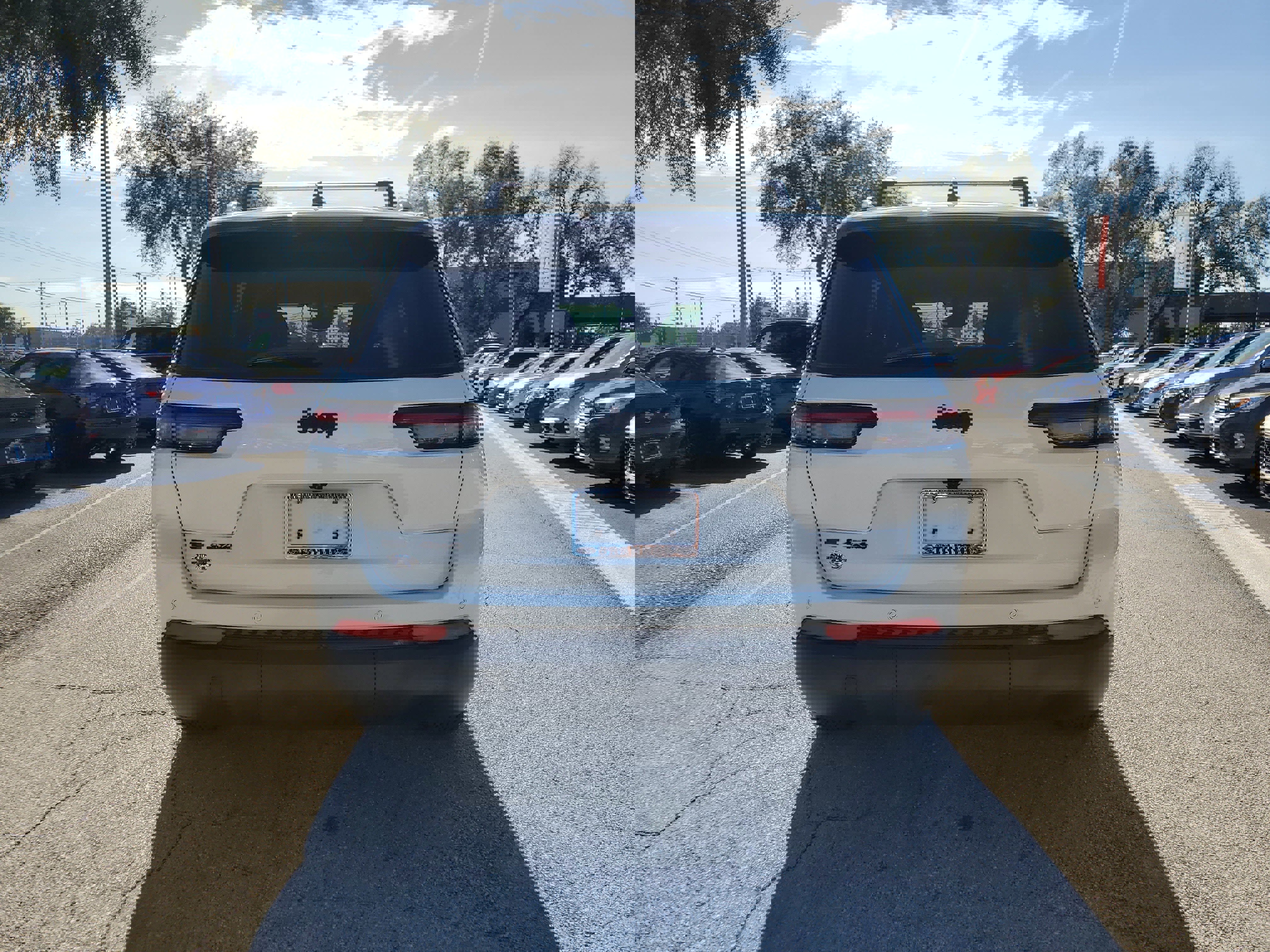 Used 2021 Jeep Grand Cherokee L Altitude image 2