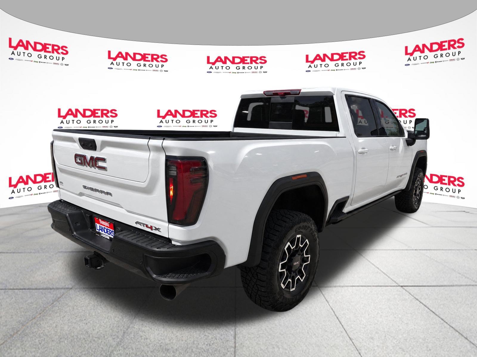 Used 2025 GMC Sierra 2500 AT4X AWD/4WD image 5