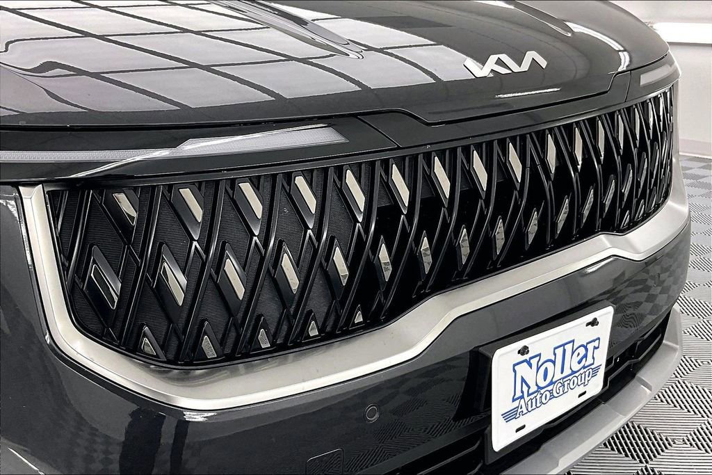 Used 2025 Kia Carnival LXS image 29