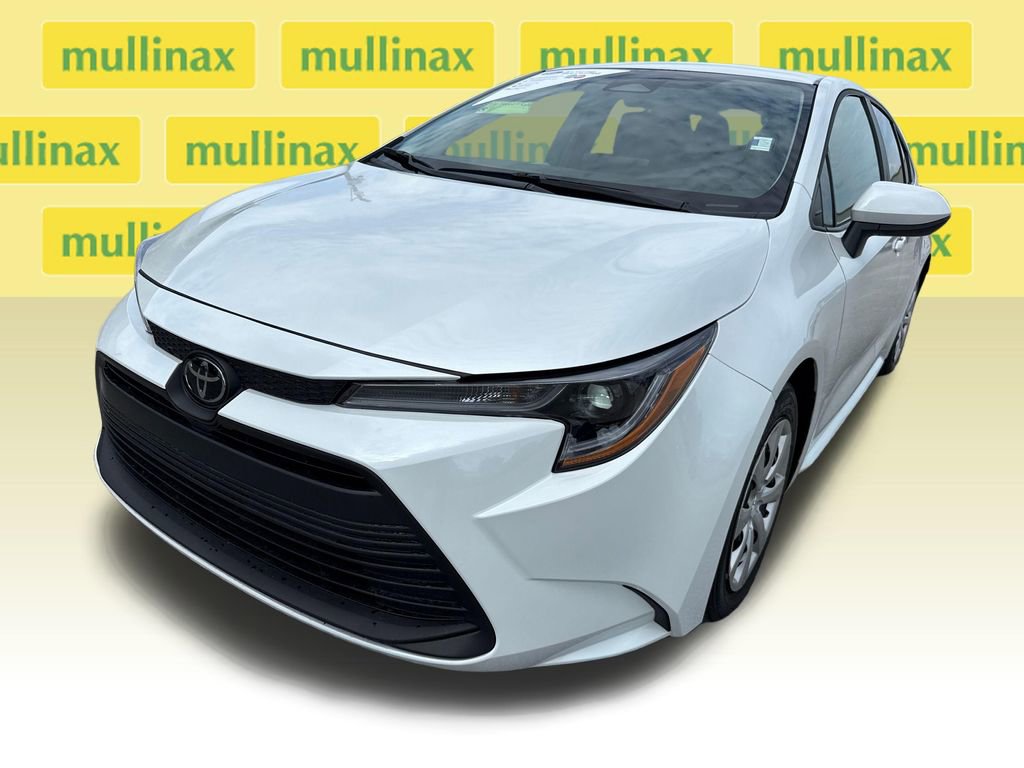 Used 2025 Toyota Corolla LE w/ Convenience Package FWD image 10