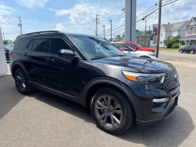 Certified 2023 Ford Explorer XLT w/ Equipment Group 202A AWD/4WD image 4