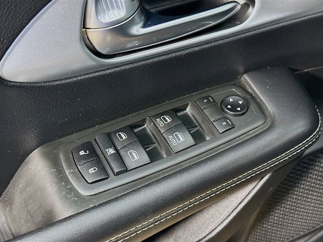 Used 2020 Chrysler Pacifica Touring w/ S Appearance Package image 18