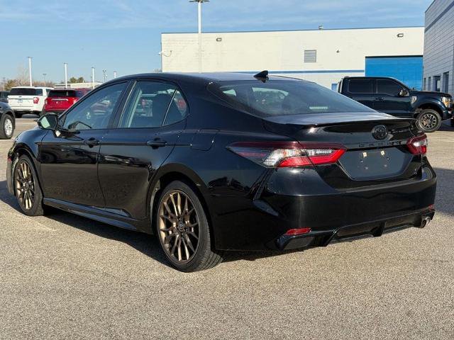 Used 2023 Toyota Camry SE image 3