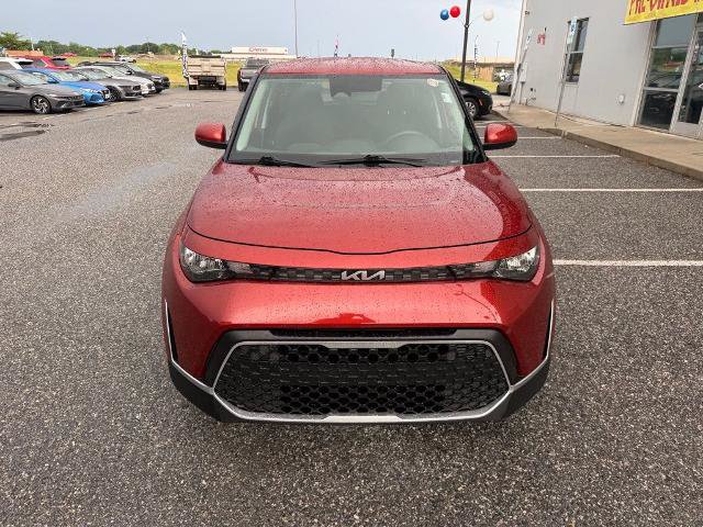 Used 2025 Kia Soul LX w/ LX Technology Package FWD image 3