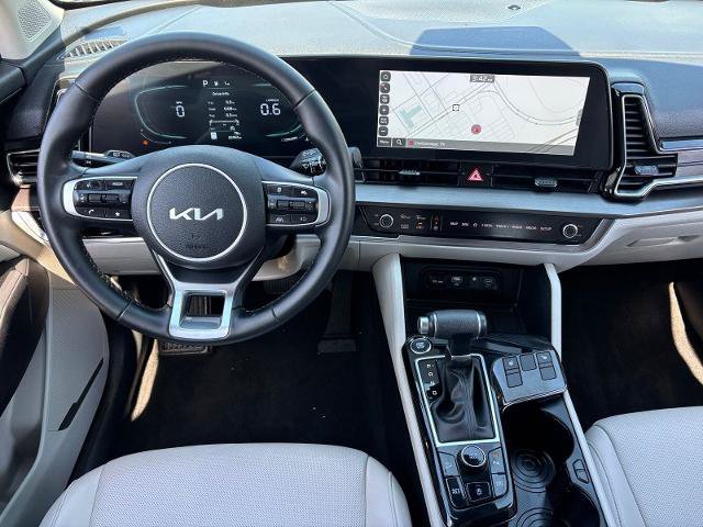 Used 2025 Kia Sportage EX FWD image 5