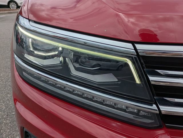 Used 2019 Volkswagen Tiguan SEL Premium image 9