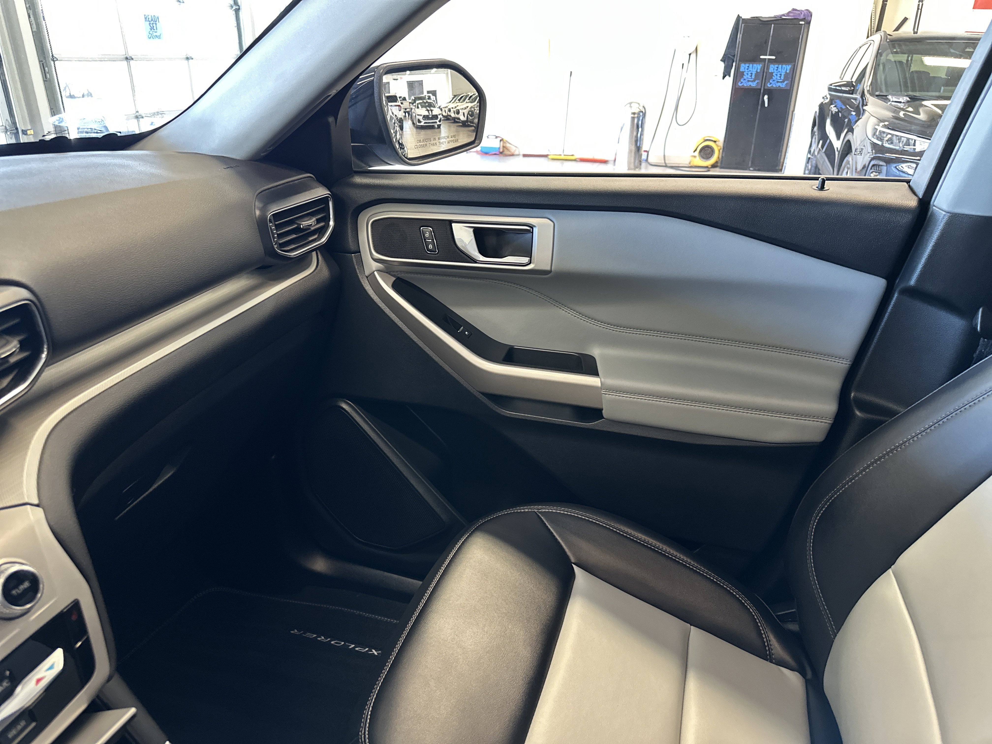 Certified 2023 Ford Explorer XLT w/ Equipment Group 202A image 27