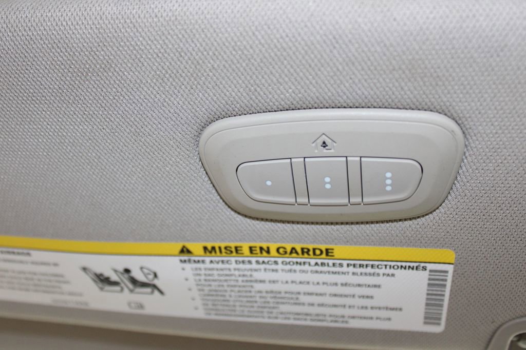 Used 2023 Chrysler Pacifica Limited FWD image 53
