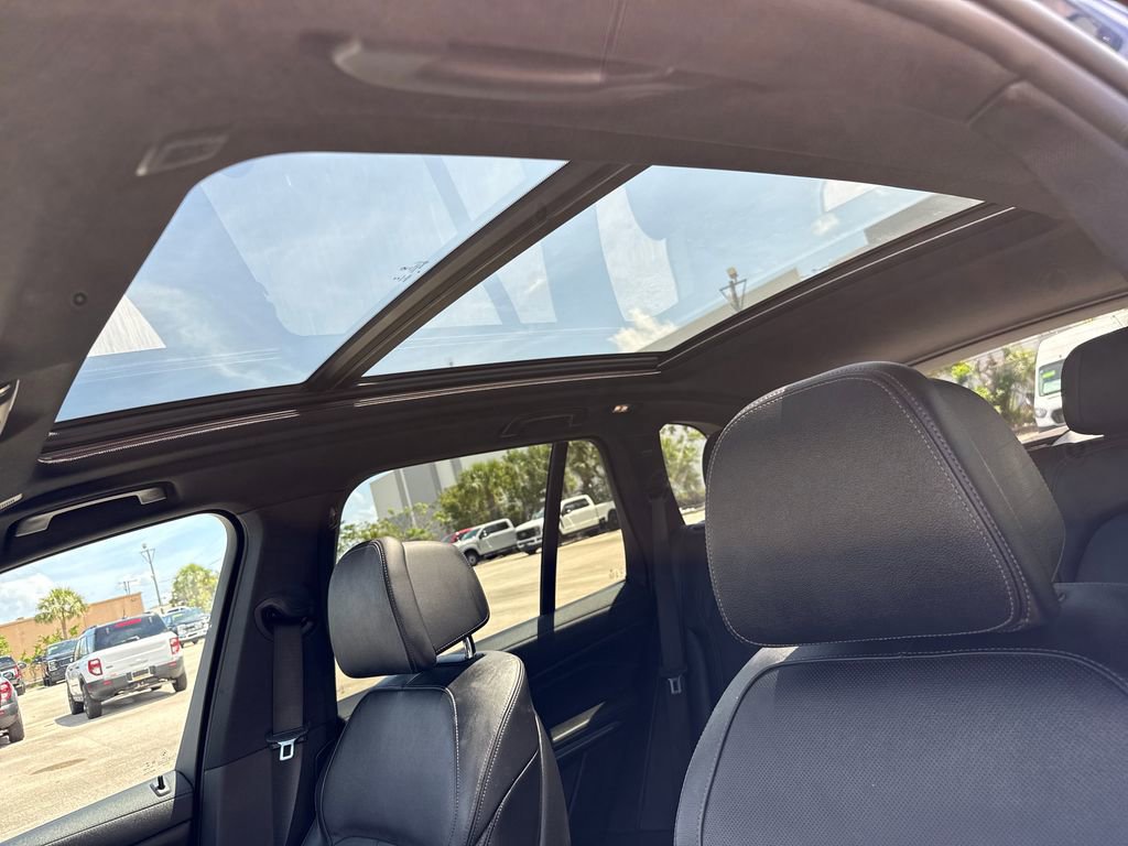 Used 2022 BMW X5 xDrive40i w/ M Sport Package image 11