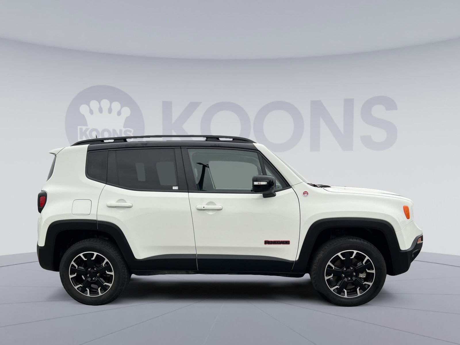 Used 2023 Jeep Renegade Trailhawk AWD/4WD image 17