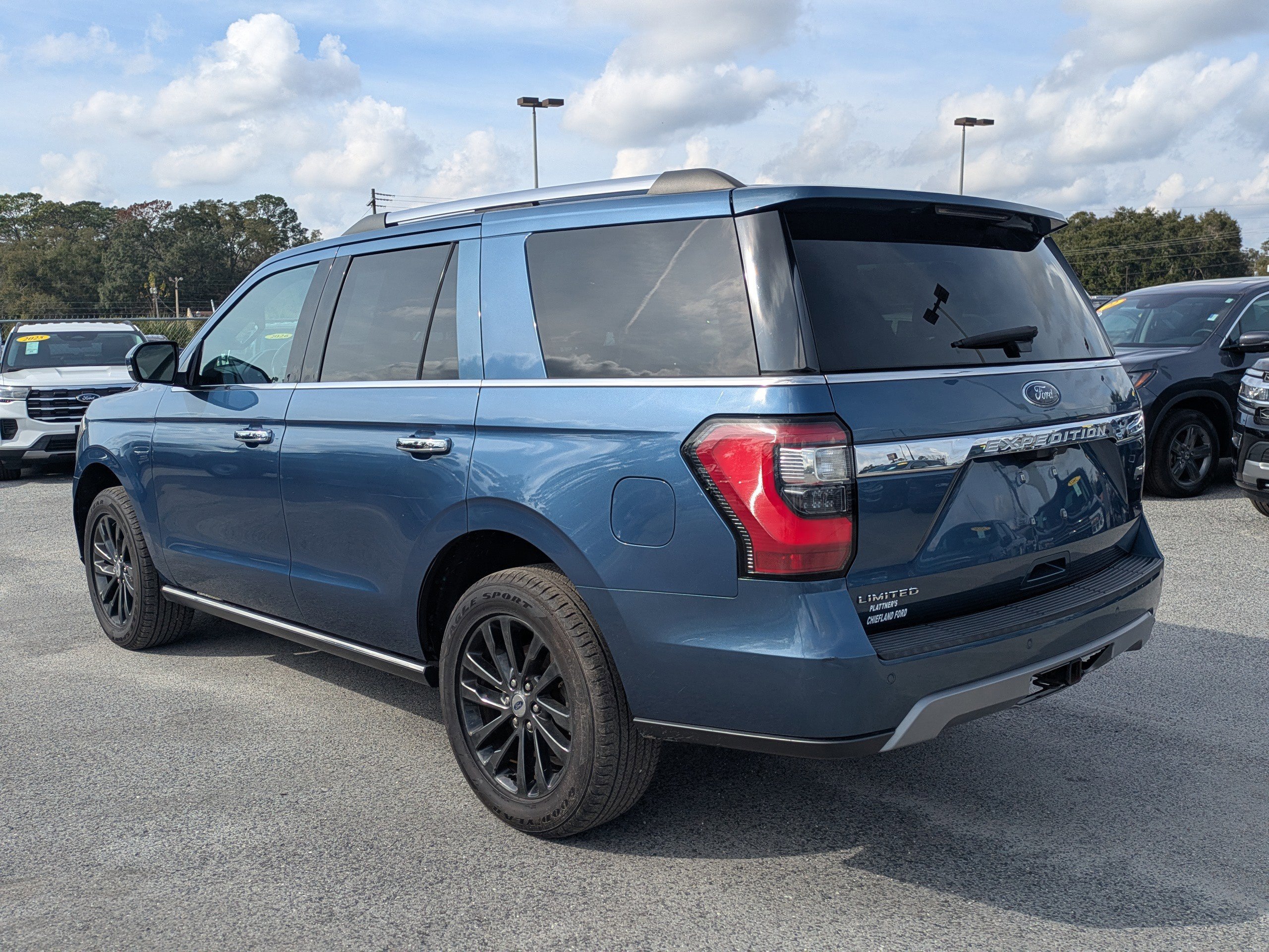 Certified 2020 Ford Expedition Limited image 3