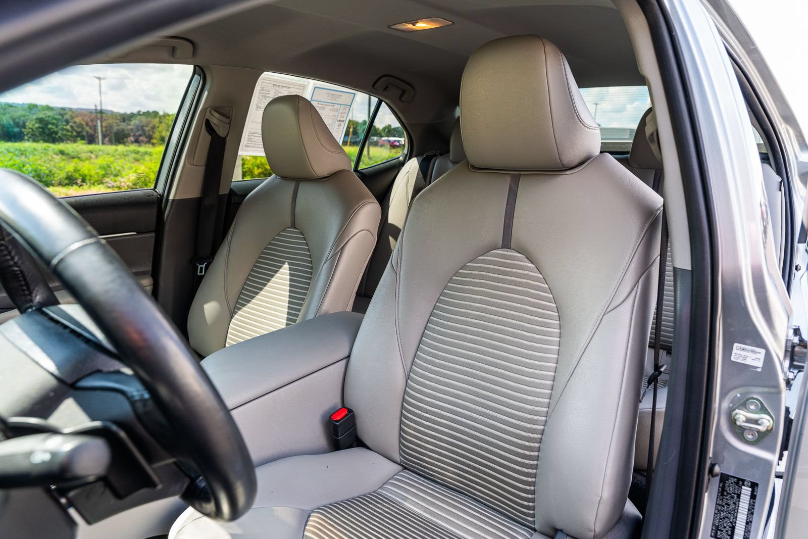 Used 2019 Toyota Camry SE w/ Convenience Package FWD image 20