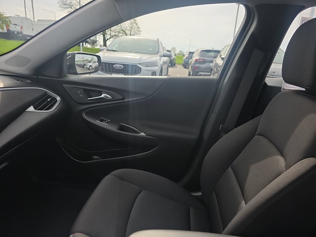 Used 2024 Chevrolet Malibu LT FWD image 32