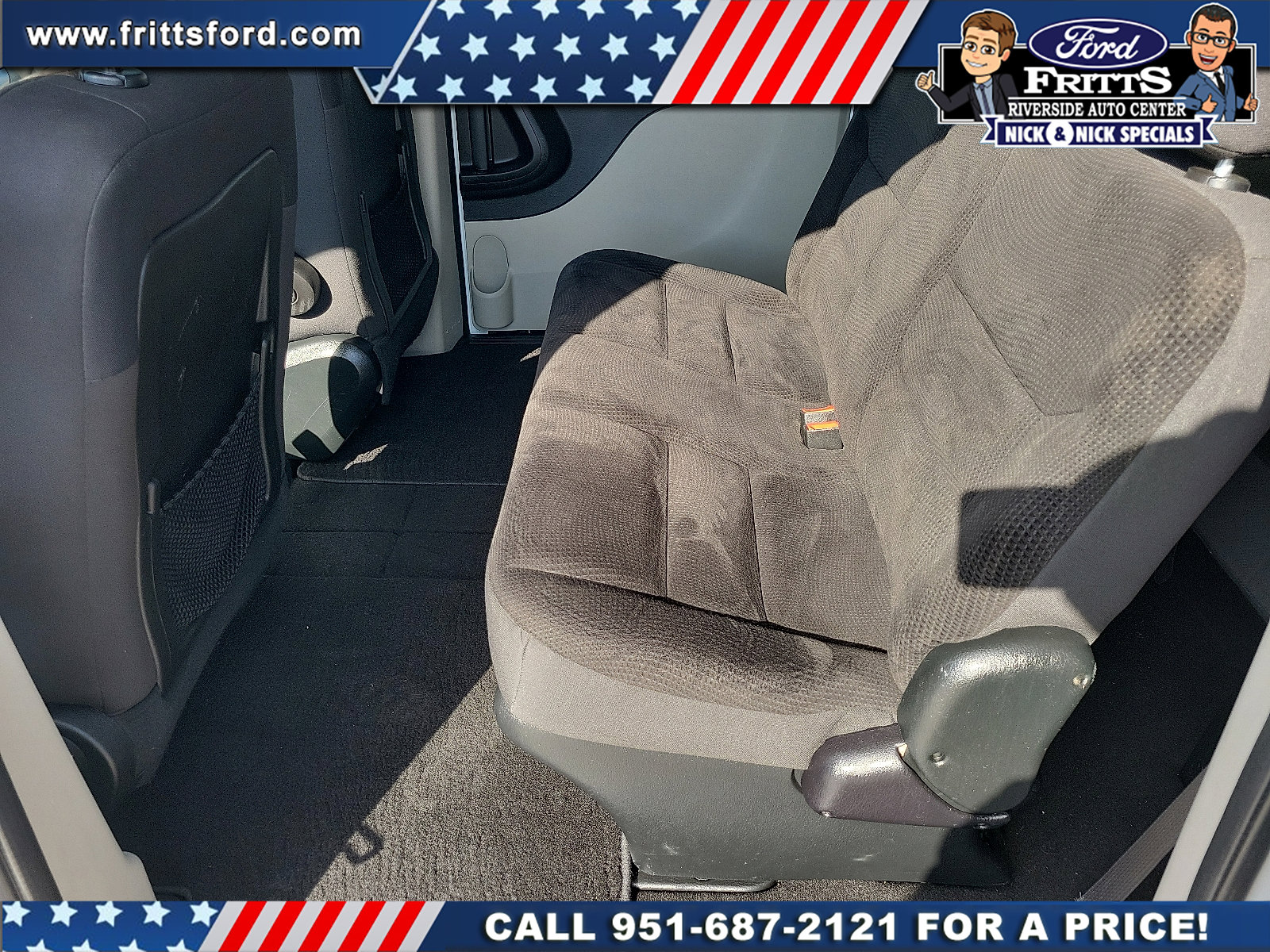 Used 2018 Dodge Grand Caravan SE w/ UConnect Hands-Free Group FWD image 12