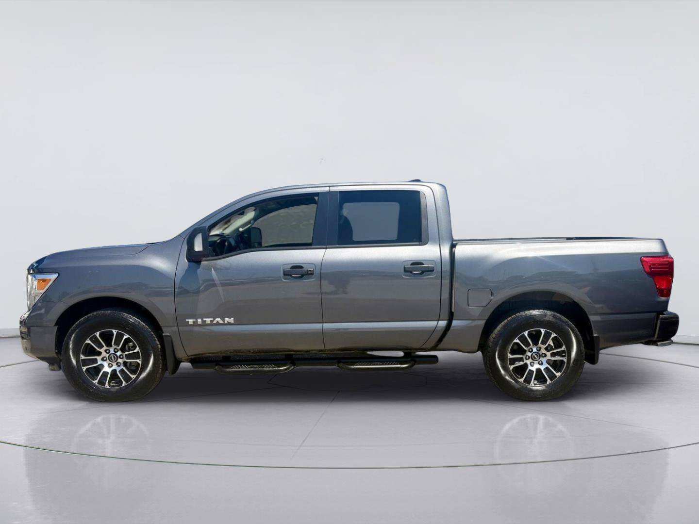 Used 2024 Nissan Titan SV w/ SV Convenience Package AWD/4WD image 8