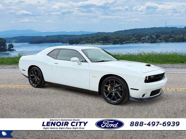 Used 2022 Dodge Challenger R/T w/ Blacktop Package